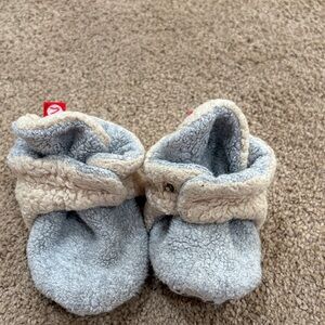 Zutano Cozy Gray and Cream Baby Booties